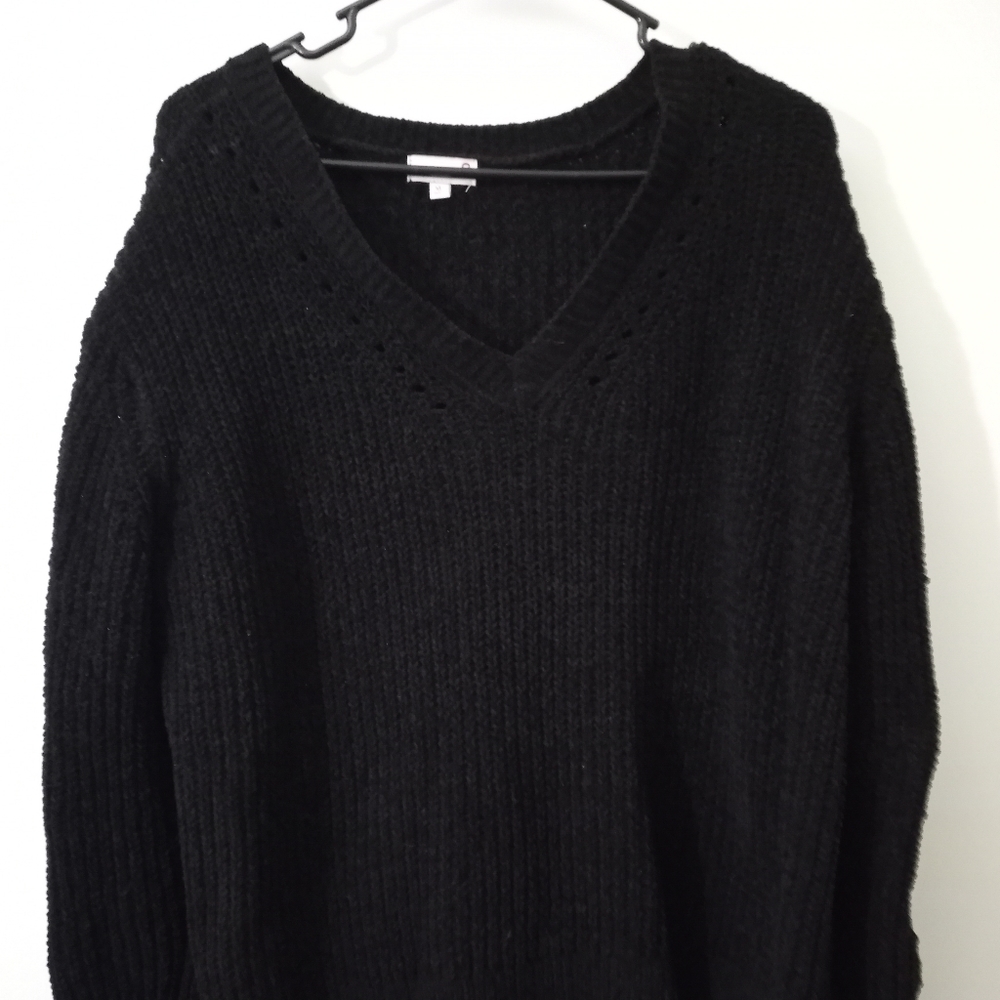 Woman's SO V-neck Pullover Knit Sweater.